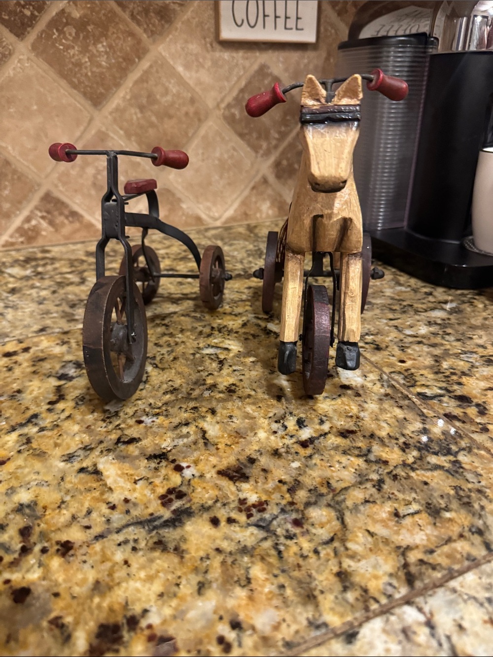 Vintage-Style Wooden Horse Wall Decor in Brown and Red - Unbranded